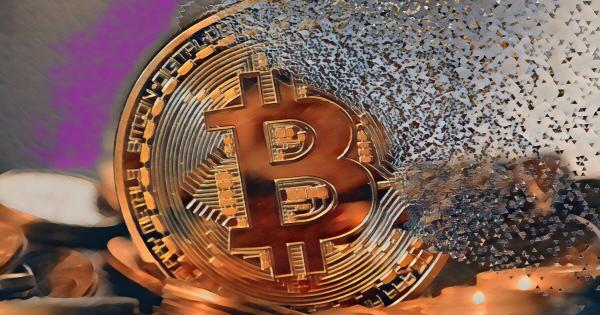 Bitcoin drops below $30k with $450 million in futures liquidated—what’s next?