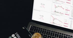 Doge, XRP, ADA take price hit while Bitcoin technicals show lack of buyer interest