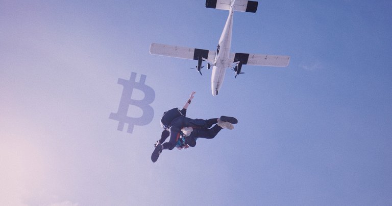 Bitcoin abruptly drops as it hits $10,500 causing panic in the market