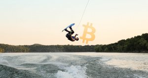 Bitcoin futures premium spikes as traders flip long; factors to consider