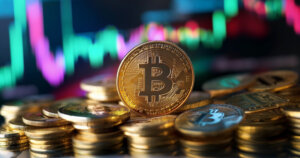 Bitcoin volatility slashes unrealized profits, STHs hit the hardest